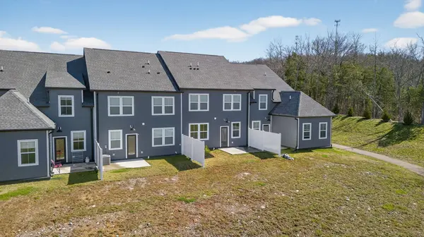 322 Panther Dr, Murfreesboro, TN 37127