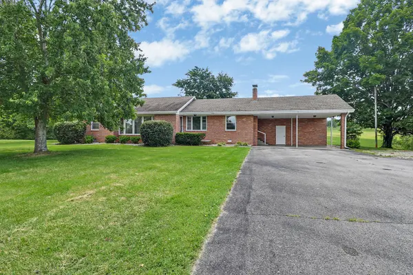 200 Acorn Hill Dr, Sparta, TN 38583