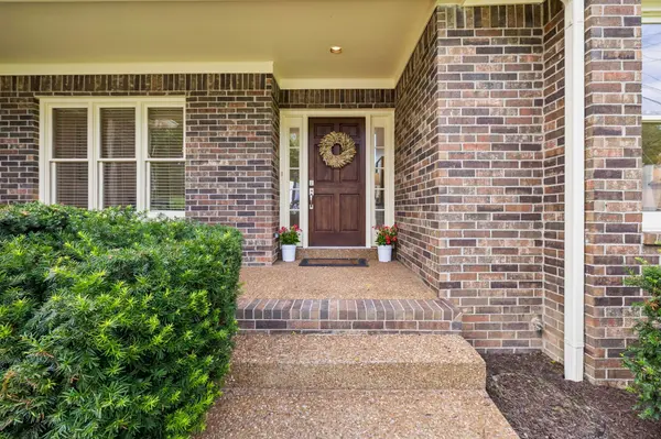 6916 Collinswood Dr, Nashville, TN 37221