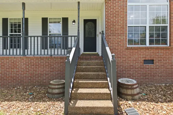 7301 W Cook Rd, Springfield, TN 37172