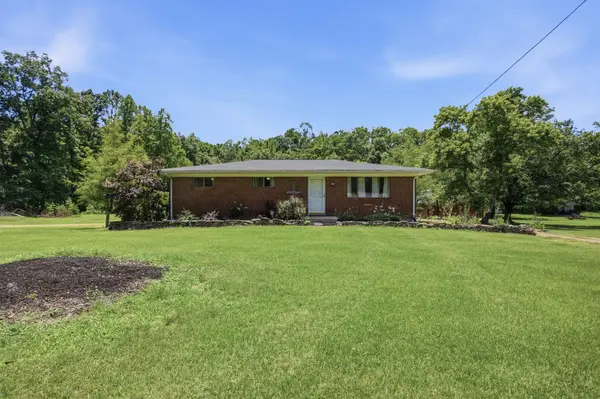 1921 Lick Creek Rd, Linden, TN 37096