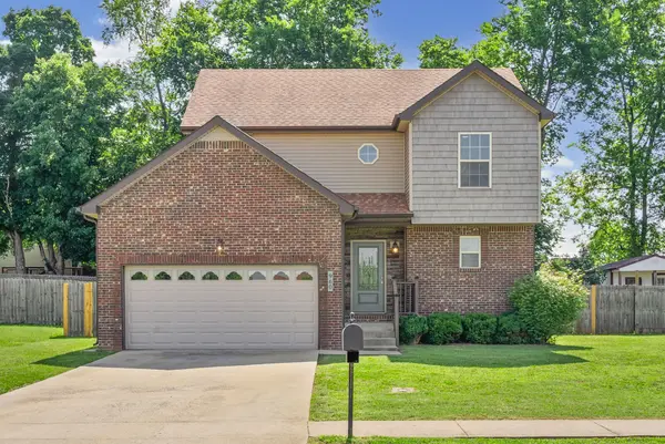 960 Harding Dr, Clarksville, TN 37042