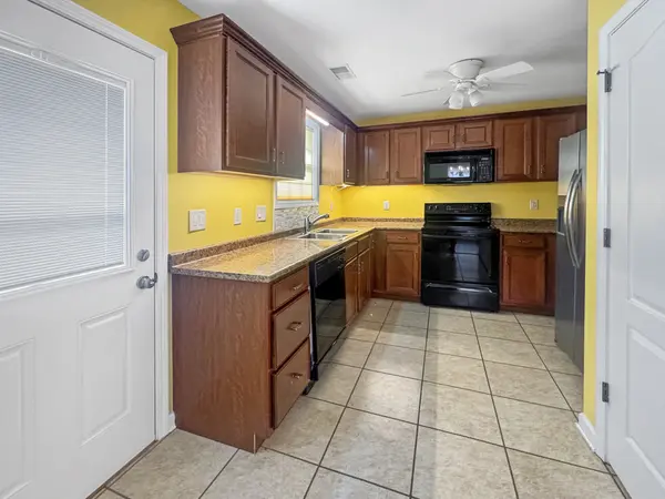 128 Colson Village Ct, Dover, TN 37058