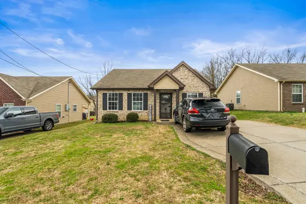 914 16th Ave #E, Springfield, TN 37172