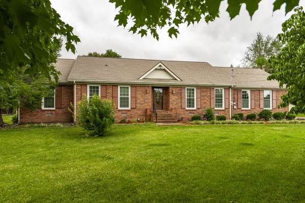 112 Arrowhead Dr, Hendersonville, TN 37075