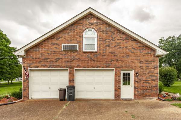 112 Arrowhead Dr, Hendersonville, TN 37075