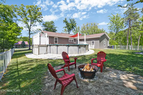 874 Deer Lodge Hwy, Clarkrange, TN 38553