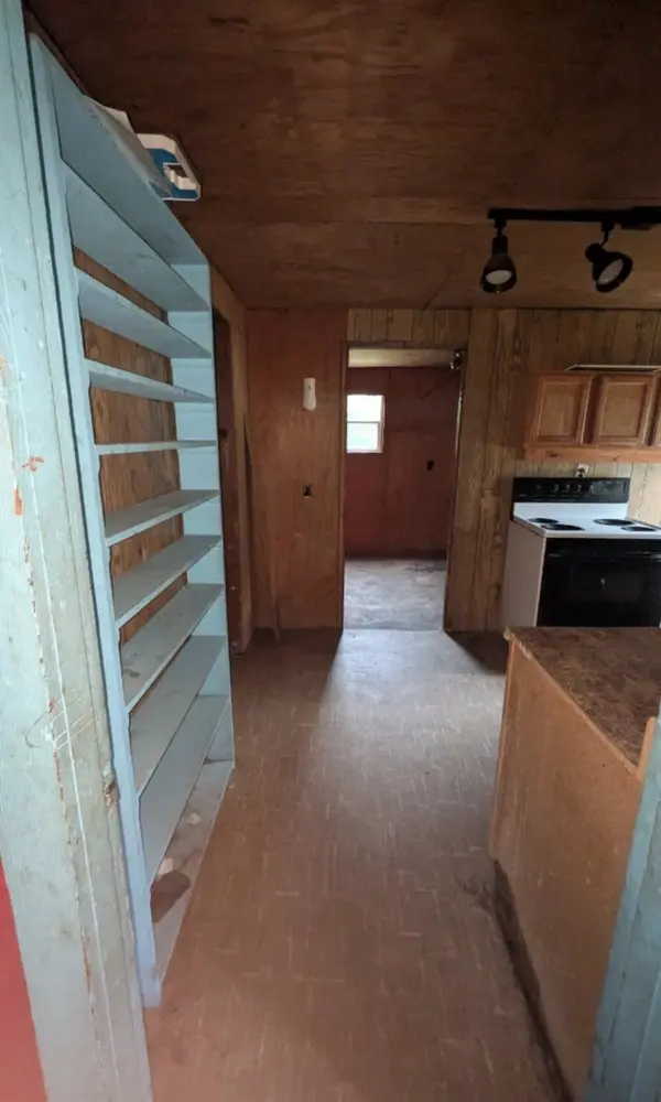 119 Washington Ave, Camden, TN 38320