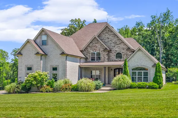 1130 Reda Dr, Clarksville, TN 37042