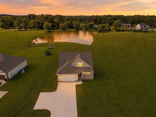 1171 Abiff Rd, Bon Aqua, TN 37025