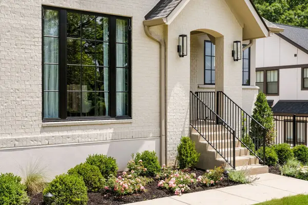 1812 Sweetbriar Avenue, Nashville, TN 37212