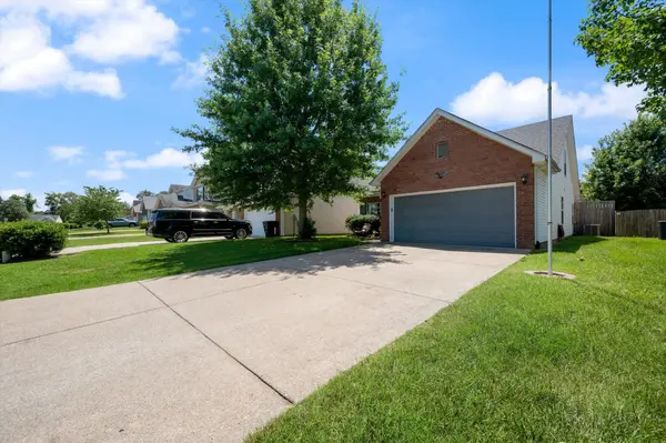 1616 Beaconcrest Cir, Murfreesboro, TN 37128