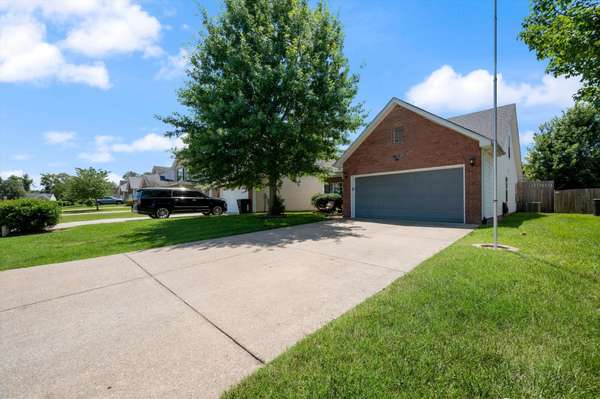 1616 Beaconcrest Cir, Murfreesboro, TN 37128