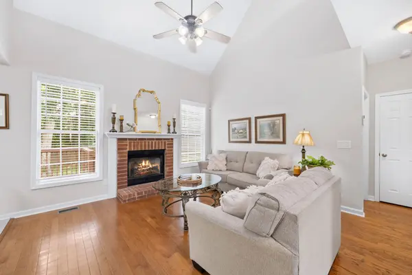 1272 Baker Creek Dr, Spring Hill, TN 37174
