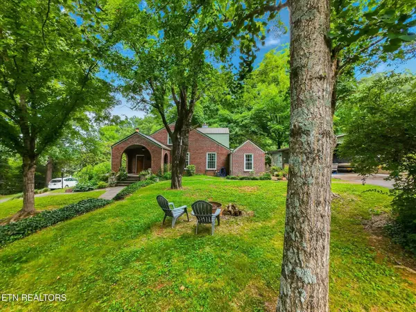 1303 W Madison Ave, Athens, TN 37303