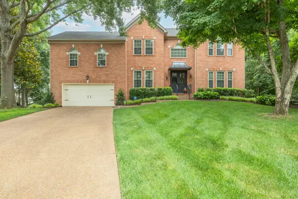 785 Glen Oaks Dr, Franklin, TN 37067