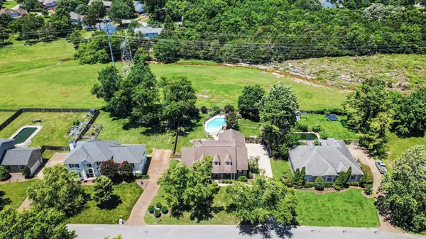 8324 Carriage Hills Dr, Brentwood, TN 37027