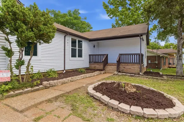 361 Clearlake Dr #W, Nashville, TN 37217