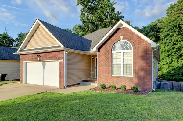 2677 Hidden Ridge Ct, Clarksville, TN 37043