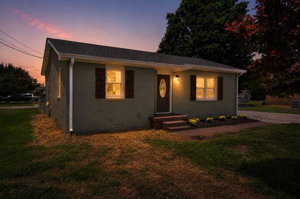 201 10th Ave #N, Decherd, TN 37324