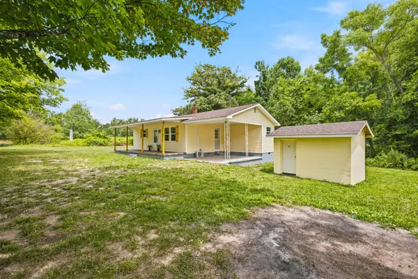 5530 Nashville Hwy, Deer Lodge, TN 37726