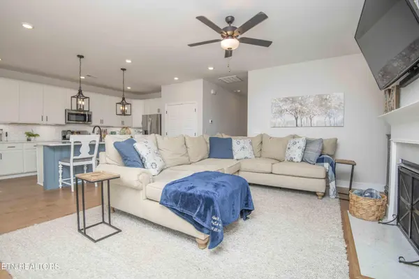 471 Sugar Maple Tr, Lenoir City, TN 37771