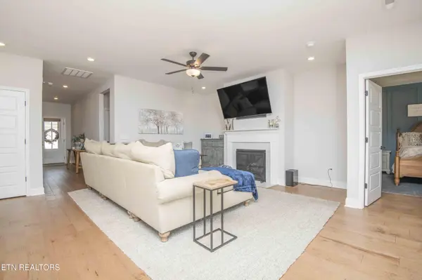 471 Sugar Maple Tr, Lenoir City, TN 37771