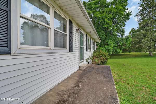 111 Meadow Creek Drive, Crossville, TN 38572