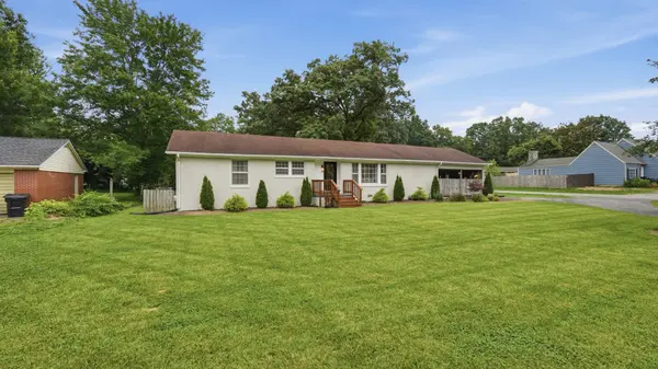 1100 Bragg Cir, Tullahoma, TN 37388