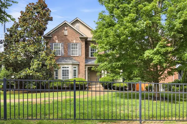 3041 Oxford Glen Dr, Franklin, TN 37067