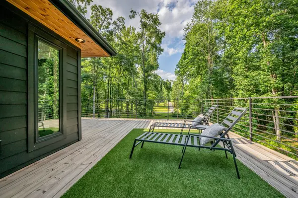 1084 Garton Road, Burns, TN 37029