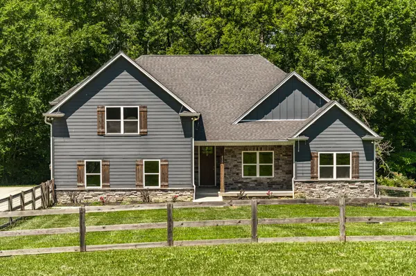 8326 Betts Rd, Greenbrier, TN 37073