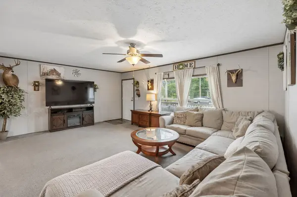 595 Days Rd, Lafayette, TN 37083