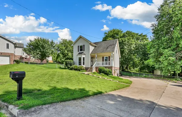 402 Boscobel Ct, Clarksville, TN 37040