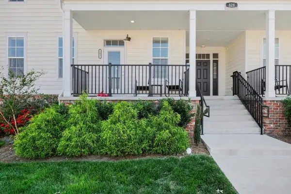 828 Goswell Dr #102, Nolensville, TN 37135