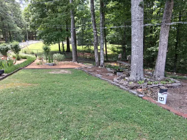 2301 Holly St, Signal Mountain, TN 37377