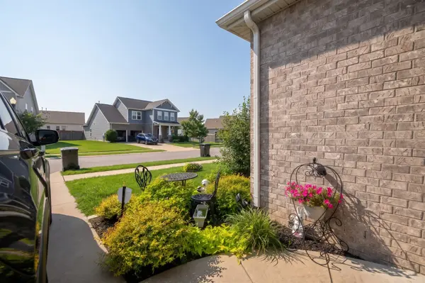 1127 Westgate Dr, Gallatin, TN 37066