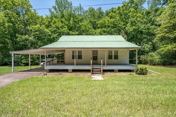 2399 Linden Hwy, Clifton, TN 38425