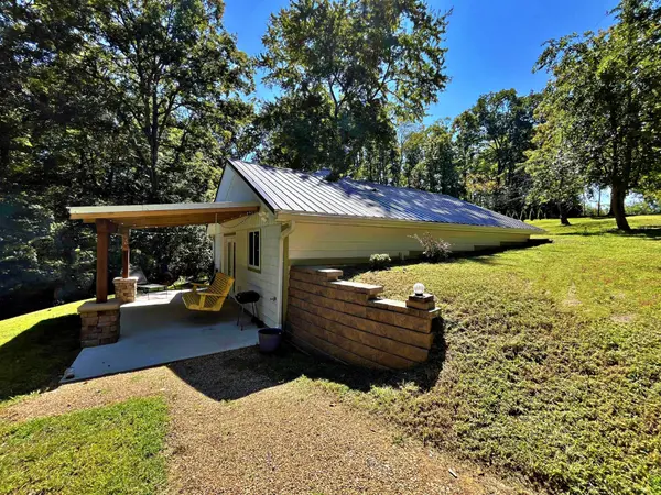 282 White Oak Drive, Decatur, TN 37322