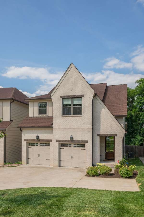 1904B Hutton Dr, Nashville, TN 37210