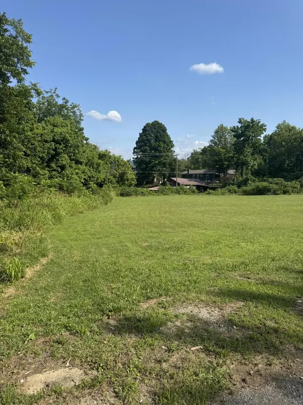 947 Washington Avenue, Etowah, TN 37331