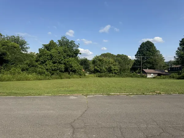 947 Washington Avenue, Etowah, TN 37331
