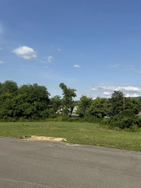 947 Washington Avenue, Etowah, TN 37331