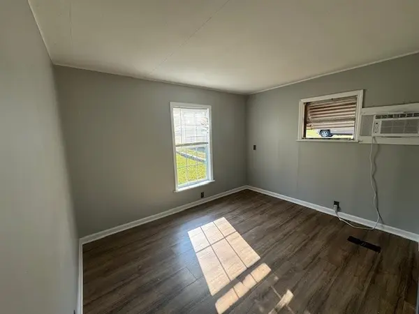 107 Clark St, Estill Springs, TN 37330