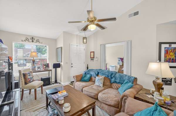 702 Maple Pl, Nashville, TN 37216