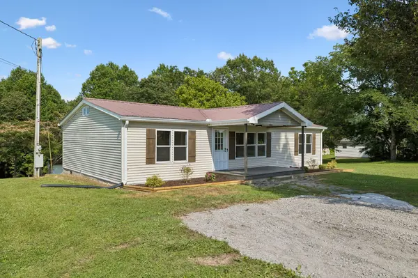 5219 Hancock Rd, Silver Point, TN 38582