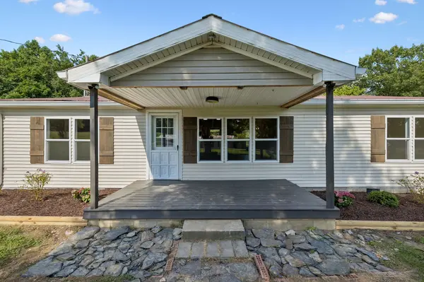 5219 Hancock Rd, Silver Point, TN 38582
