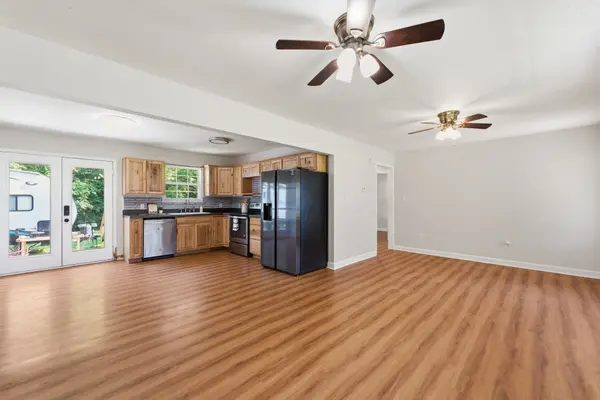 945 McKellar Dr, Tullahoma, TN 37388