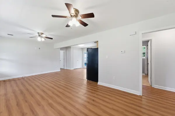 945 McKellar Dr, Tullahoma, TN 37388