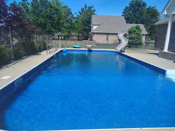 256 Froedge Dr, Lafayette, TN 37083
